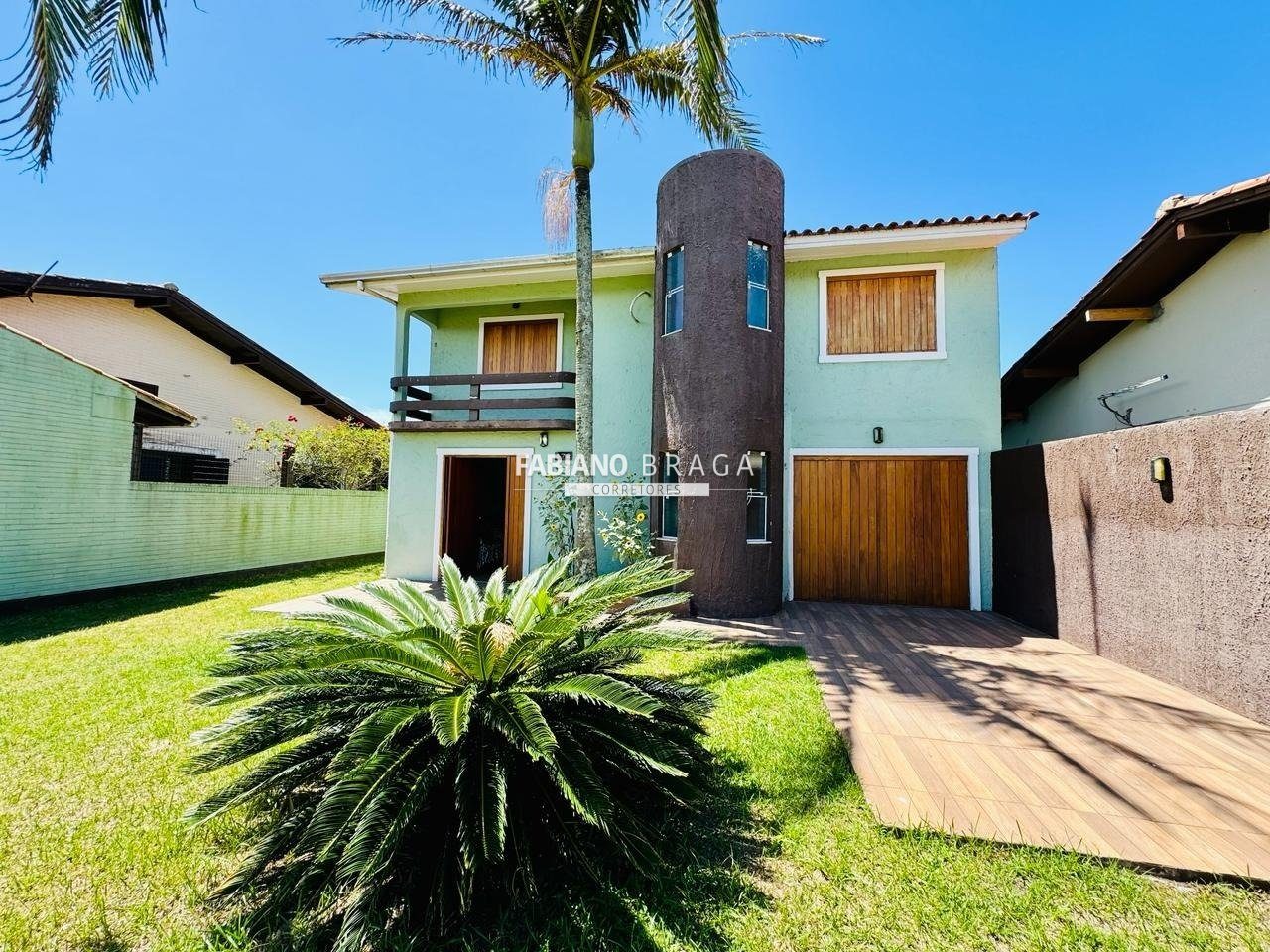 Casa com 142m², 3 dormitórios, 2 vagas, no bairro Rainha Do Mar em Xangri-lá