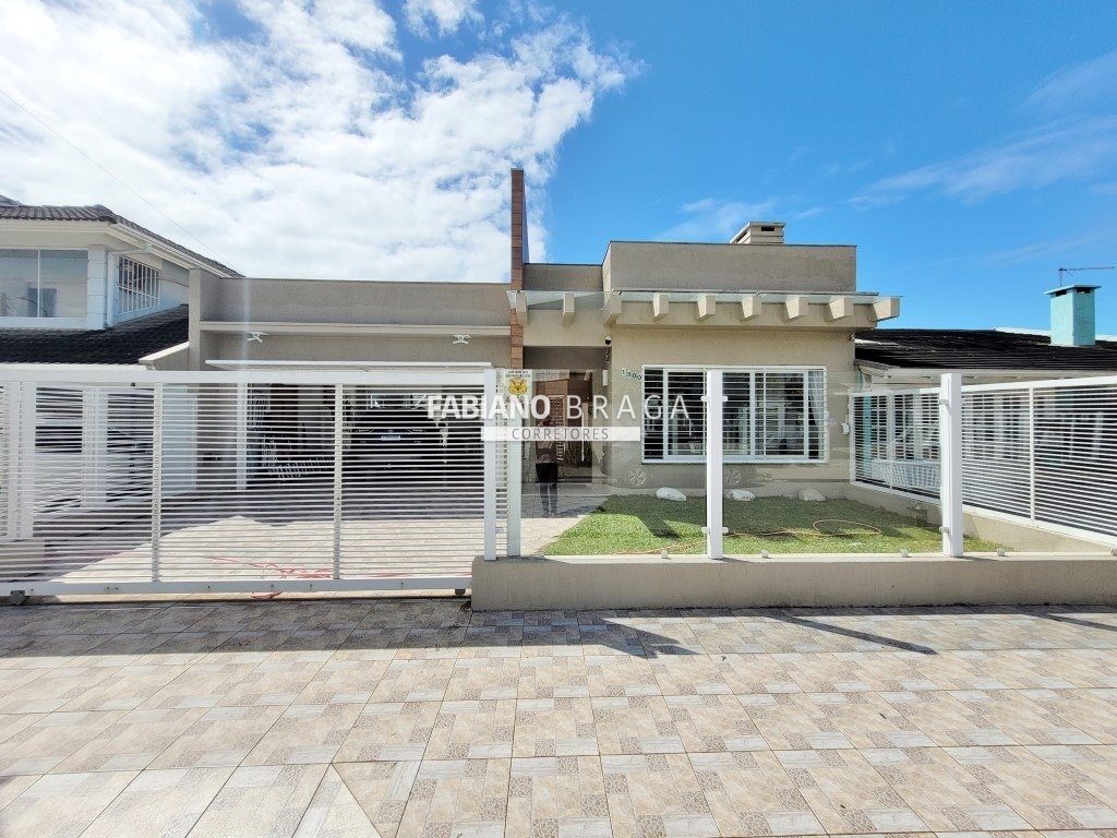 Casa com 215m², 3 dormitórios, 3 suítes, no bairro Rainha do Mar em Xangri-Lá