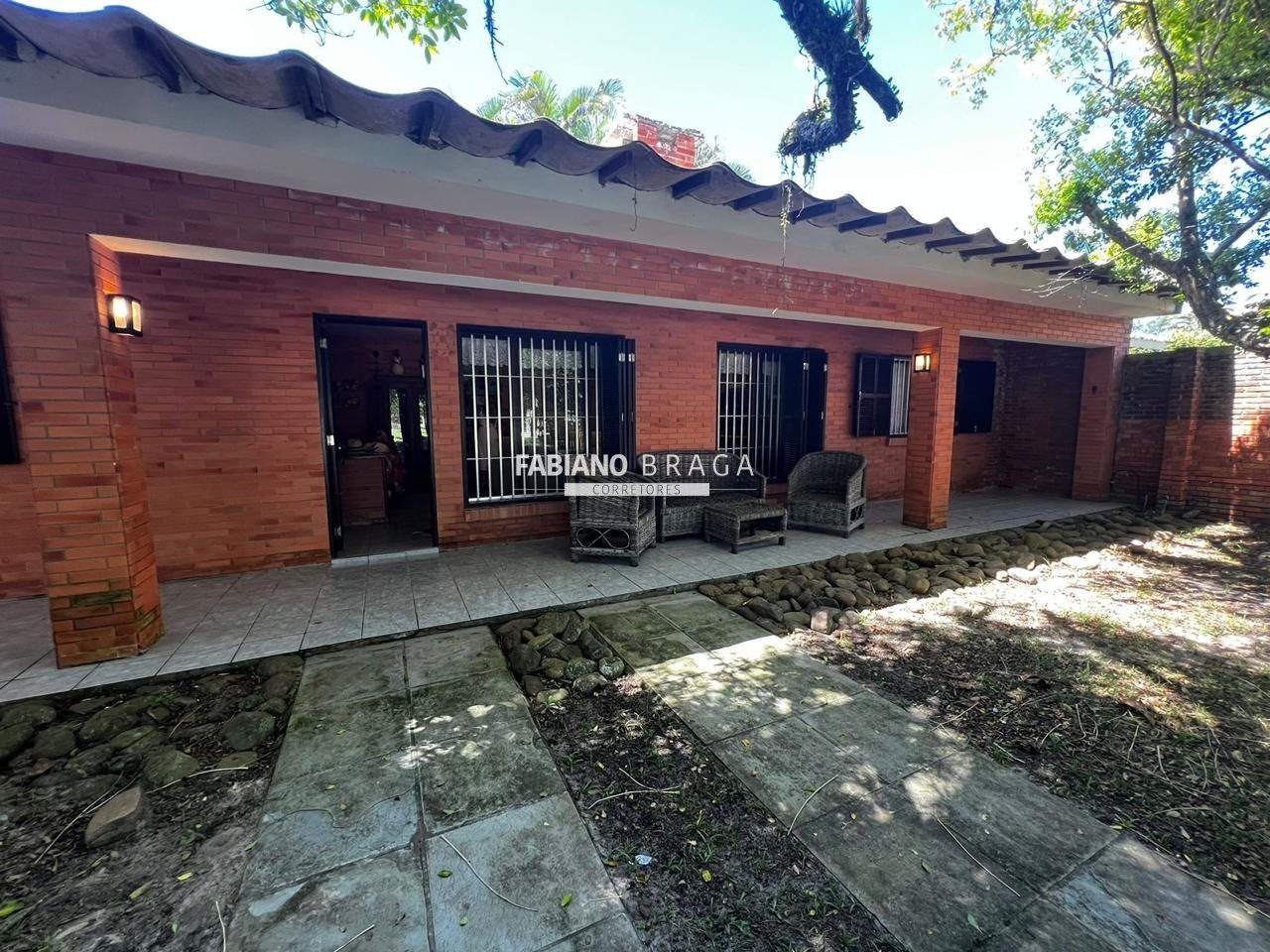 Casa com 147m², 3 dormitórios, 1 suíte, 4 vagas, no bairro Atlântida em Xangri-Lá