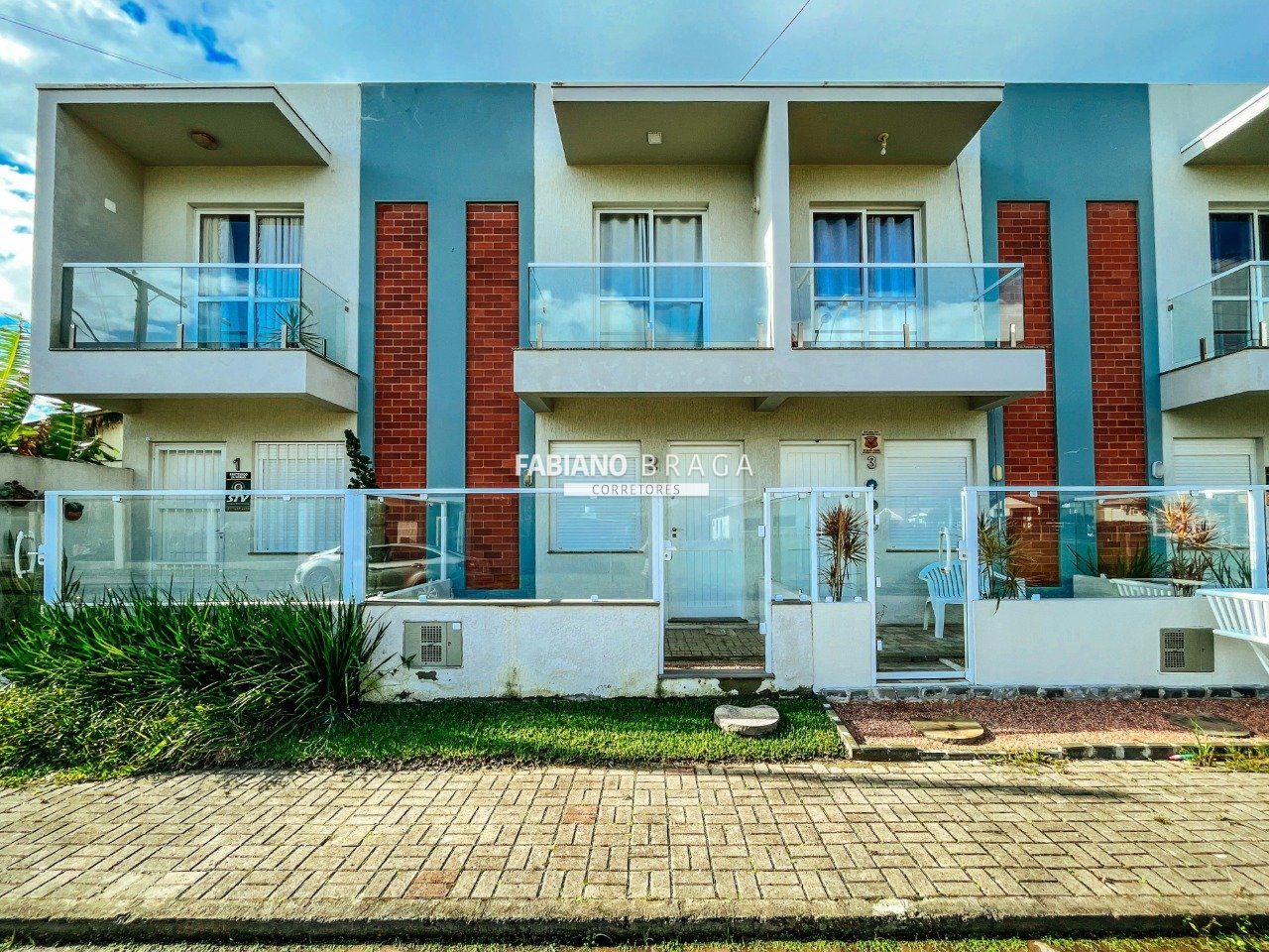 Casa com 66m², 2 dormitórios, 1 vaga, no bairro Centro de Xangrilá em Xangri-Lá