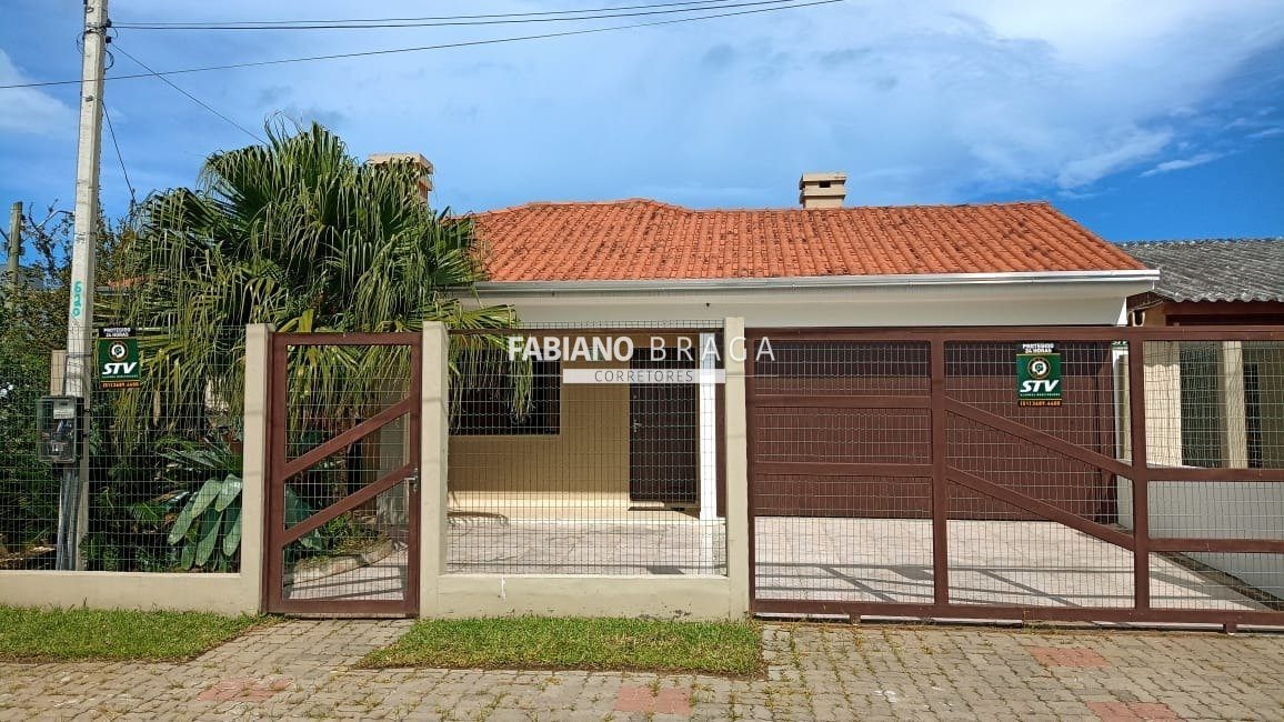 Casa com 147m², 3 dormitórios, 1 suíte, 2 vagas, no bairro centro em Xangri-Lá