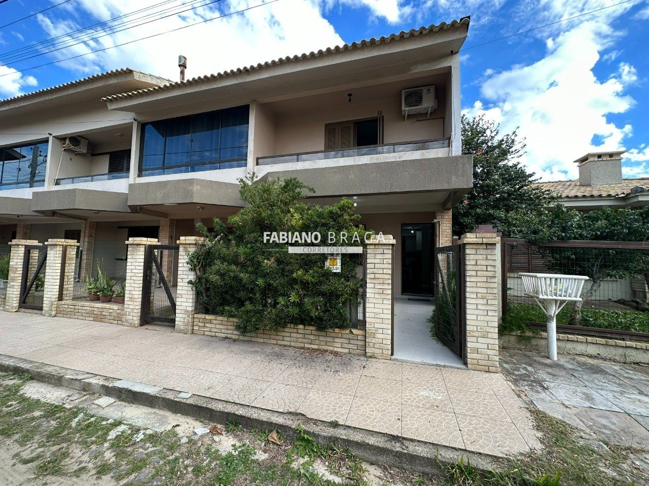 Casa com 115m², 3 dormitórios, 1 suíte, 2 vagas, no bairro Remanso em Xangri-Lá