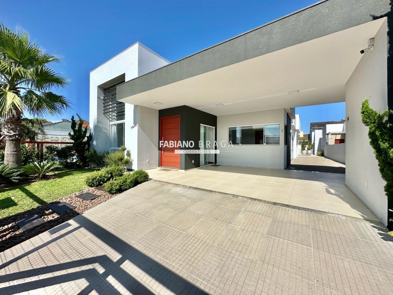 Casa com 250m², 3 dormitórios, 3 suítes, no bairro Centro em Xangri-Lá