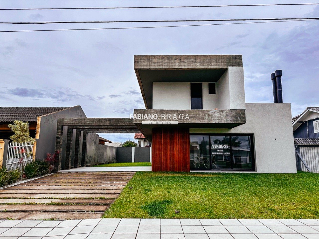 Casa com 260m², 4 dormitórios, 4 suítes, no bairro Atlântida em Xangri-Lá