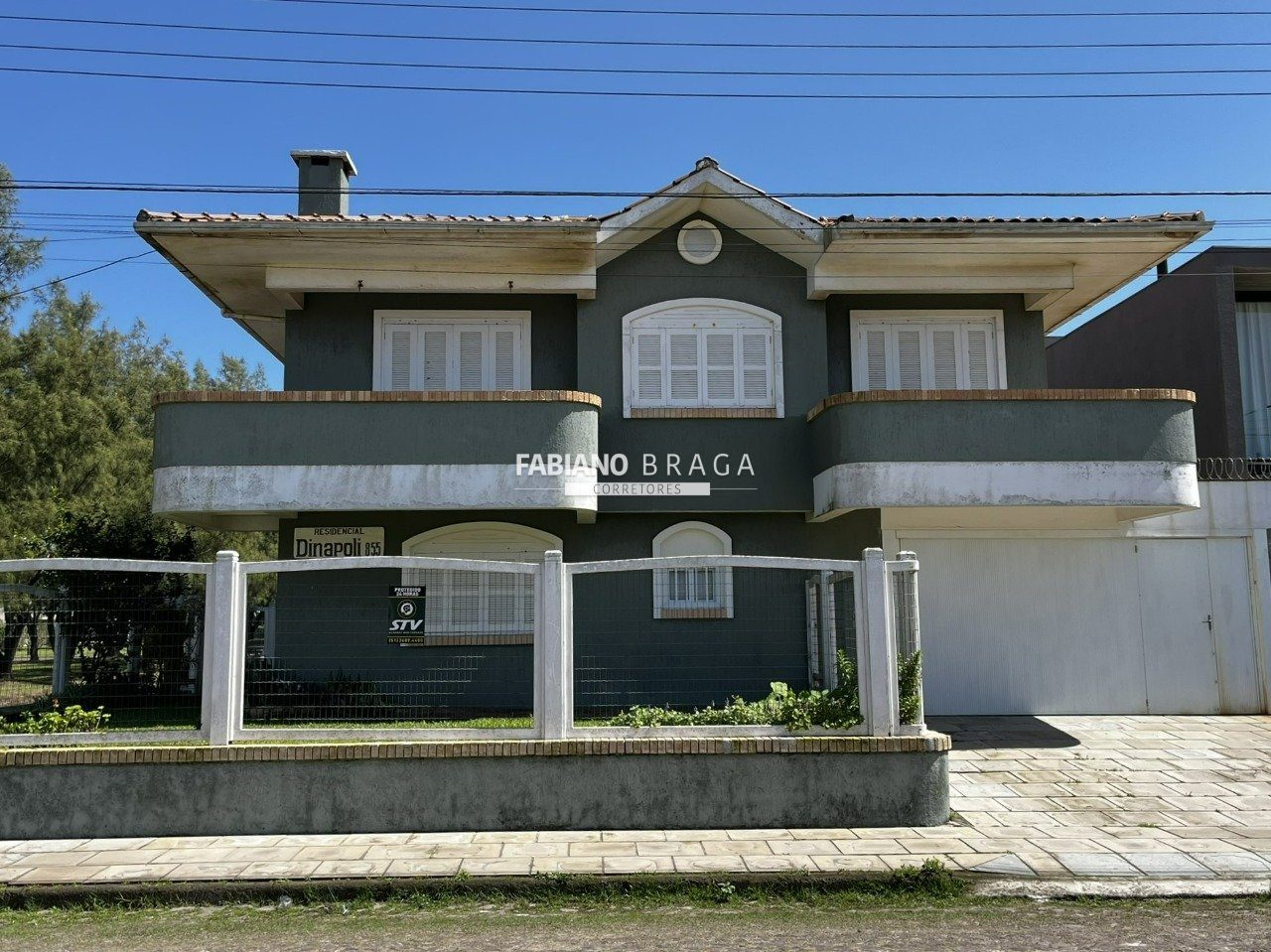 Casa com 115m², 2 dormitórios, 2 suítes, 1 vaga, no bairro Centro em Xangri-Lá