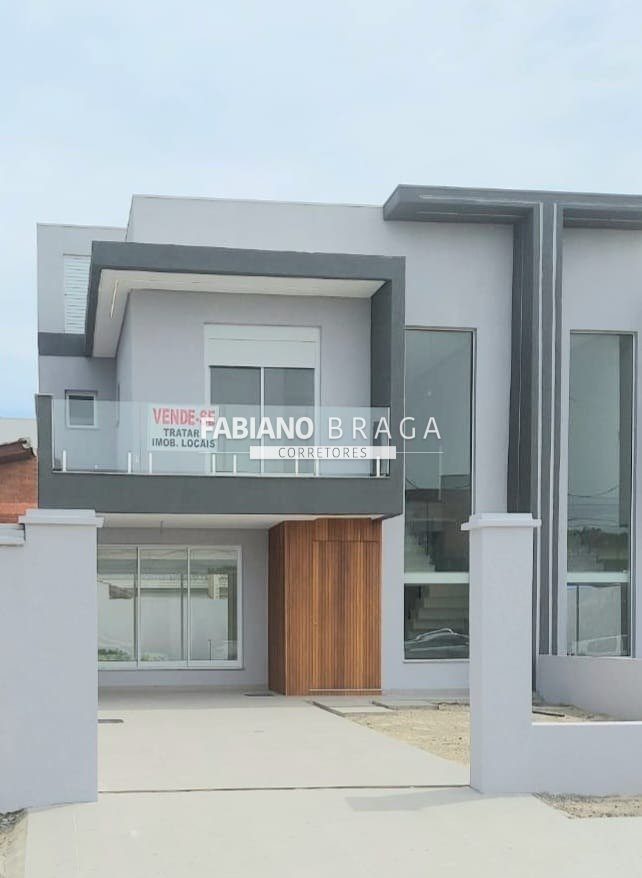 Casa com 135m², 3 dormitórios, 3 suítes, 2 vagas, no bairro Remanso em Xangri-Lá