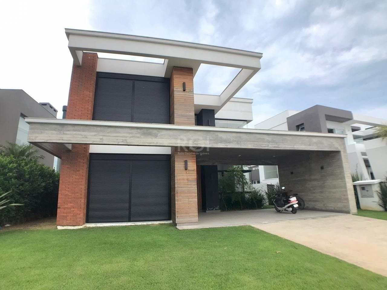 Sobrado com 354m², 5 dormitórios, 5 suítes, 2 vagas, Malibu em Xangri-lá