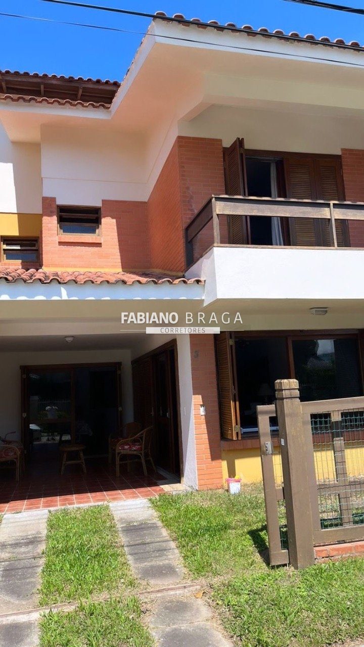 Casa com 190m², 4 dormitórios, 2 suítes, no bairro Centro em Xangri-Lá