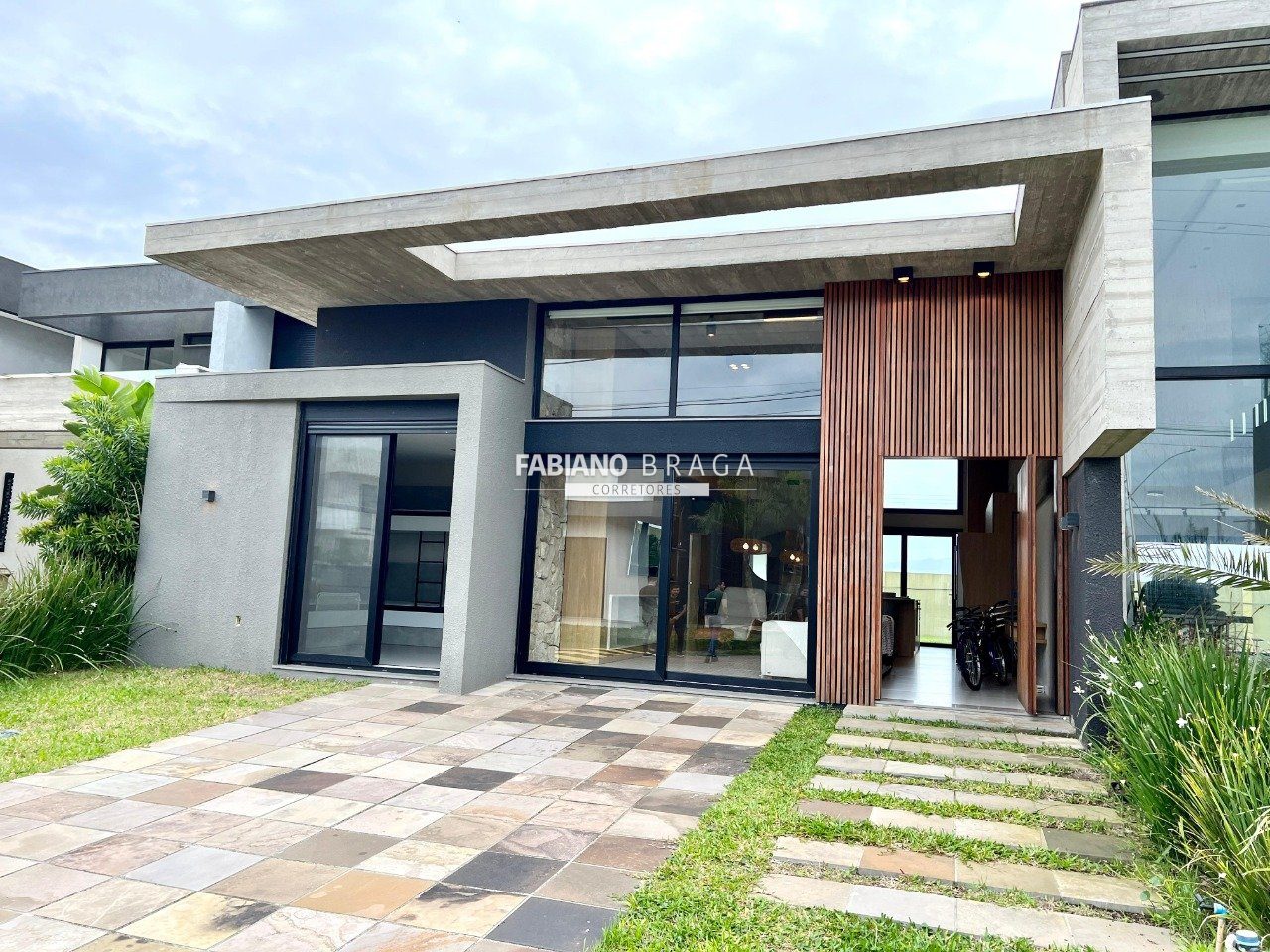 Casa Condominio com 150m², 3 dormitórios, 3 suítes, 2 vagas, Blue em Xangri-lá