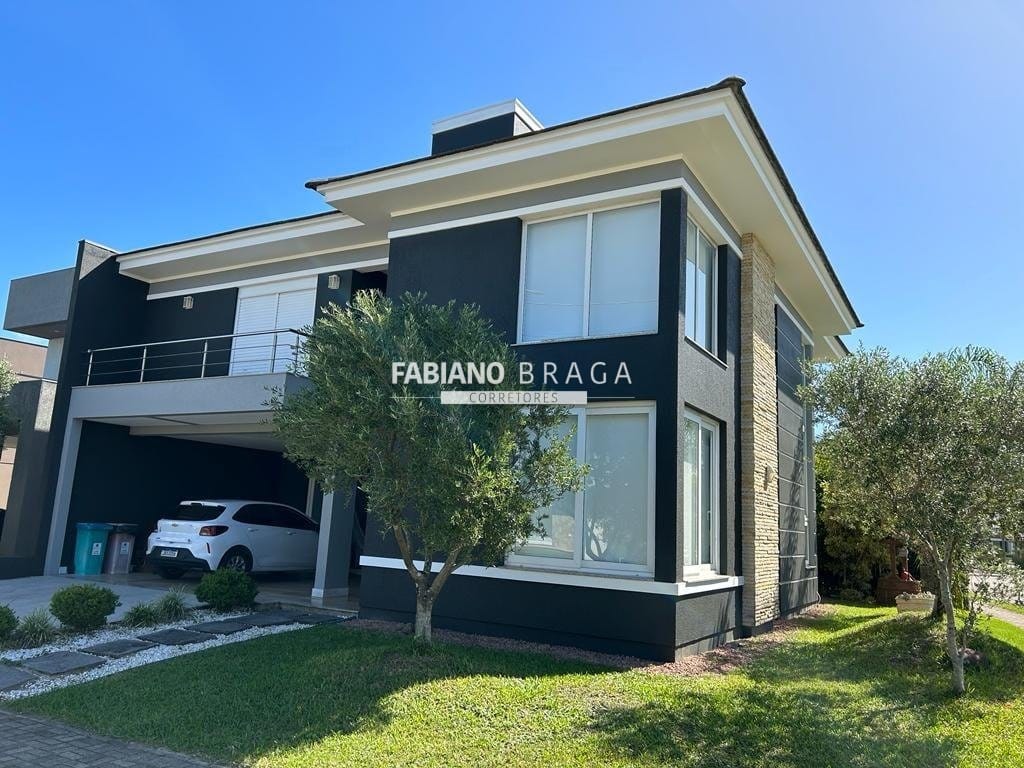 Sobrado com 300m², 3 dormitórios, 3 suítes, 2 vagas, Sea Coast em Xangri-Lá