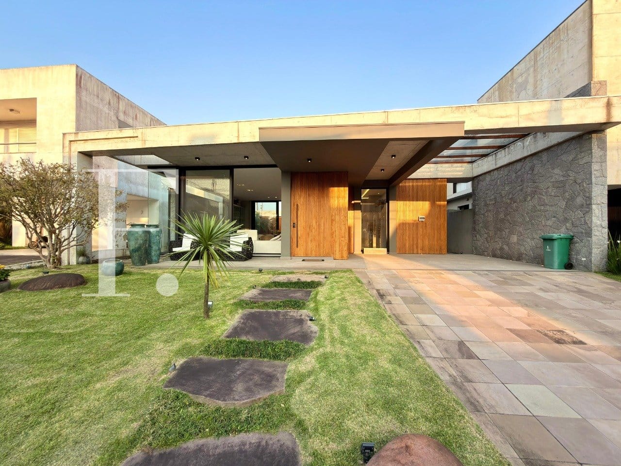 Casa Condomínio com 255m², 4 dormitórios, 4 suítes, 2 vagas, Velas da Marina em Capão da Canoa