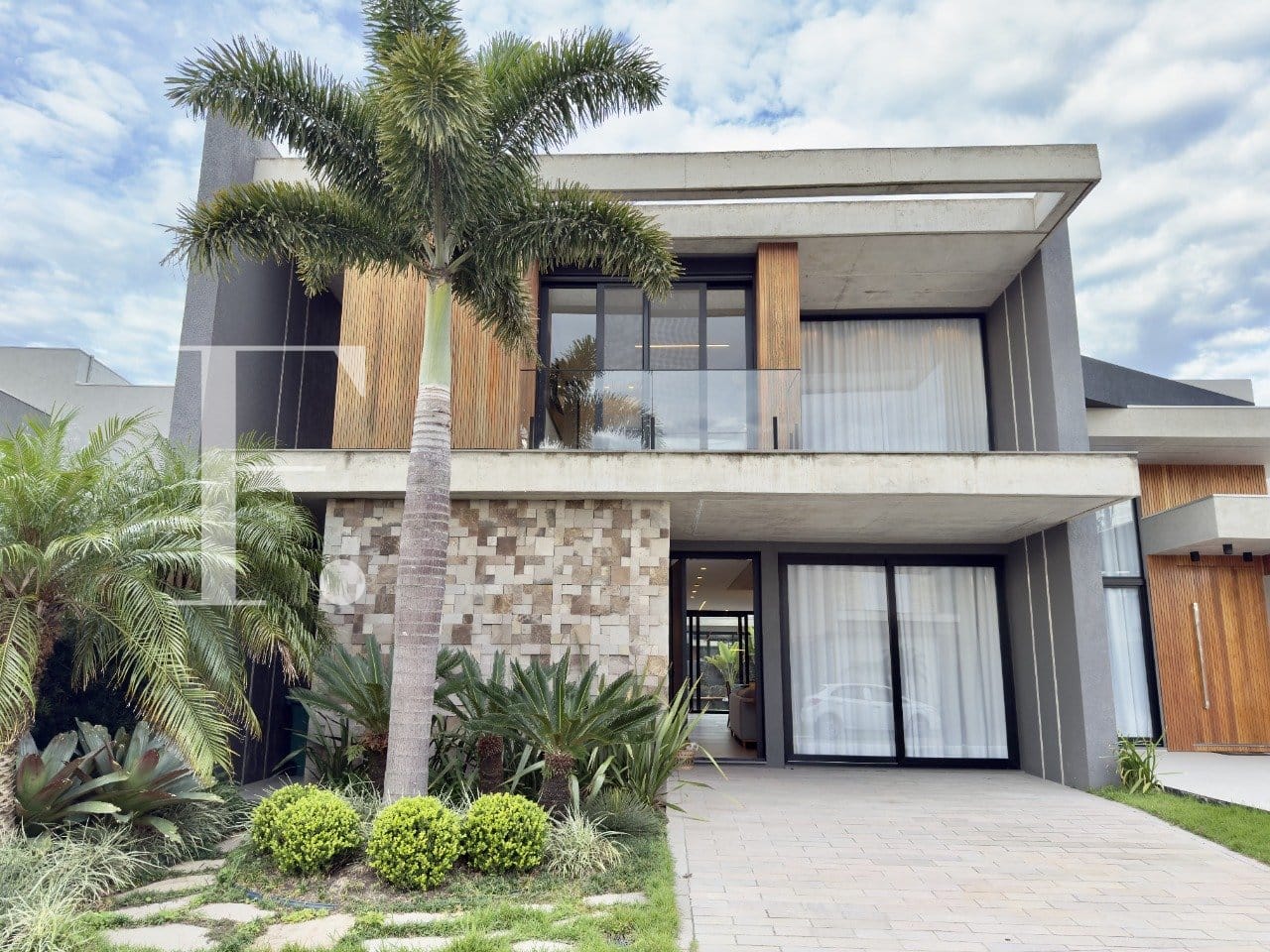 Sobrado com 240m², 4 dormitórios, 4 suítes, 3 vagas, Sunset em Xangri-Lá