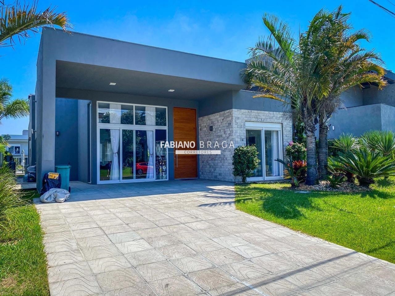 Casa Condomínio com 215m², 4 dormitórios, 4 suítes, 4 vagas, Enseada Lagos em Xangri-Lá