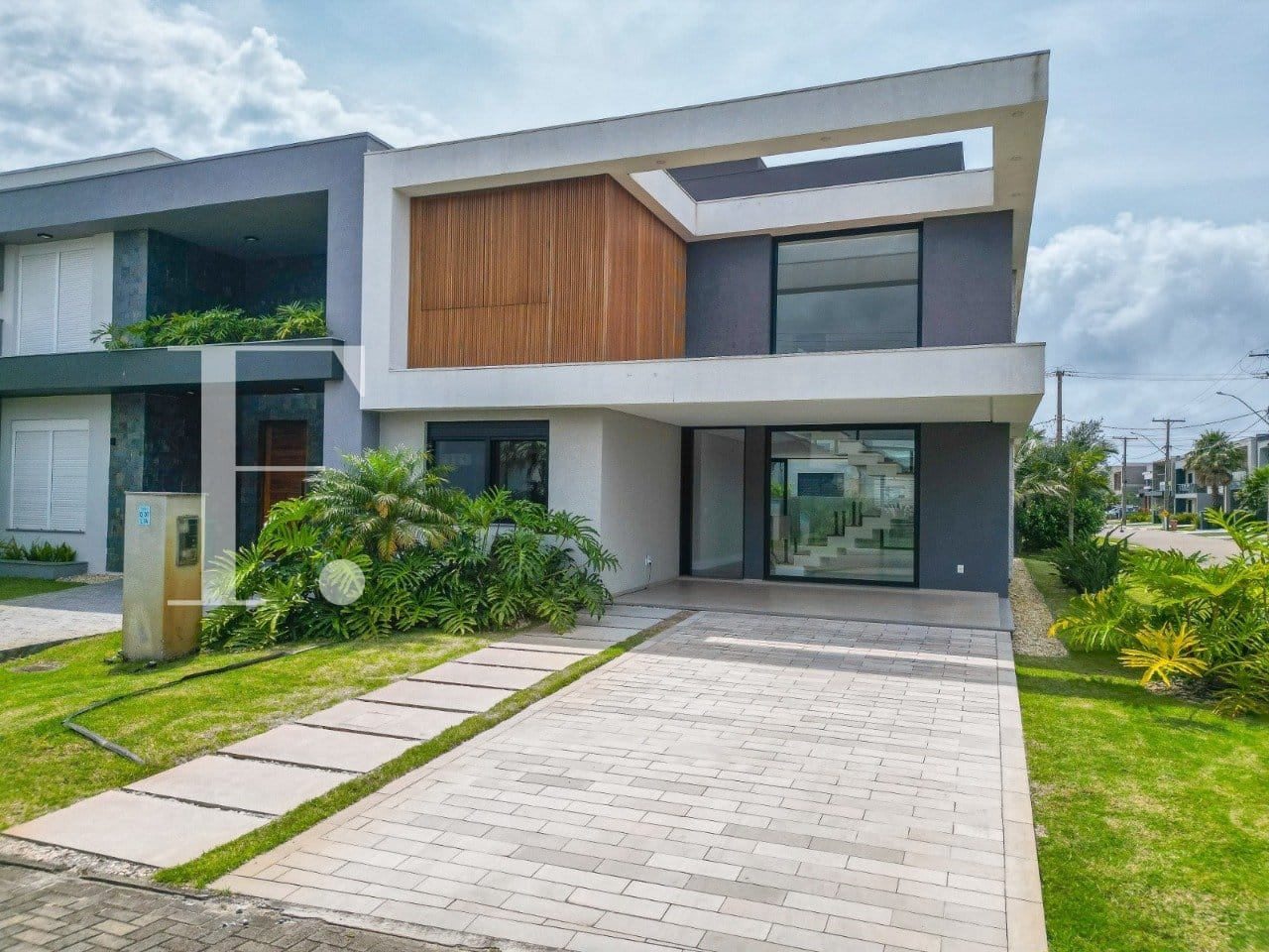 Sobrado com 244m², 4 dormitórios, 4 suítes, Blue em Xangri-Lá