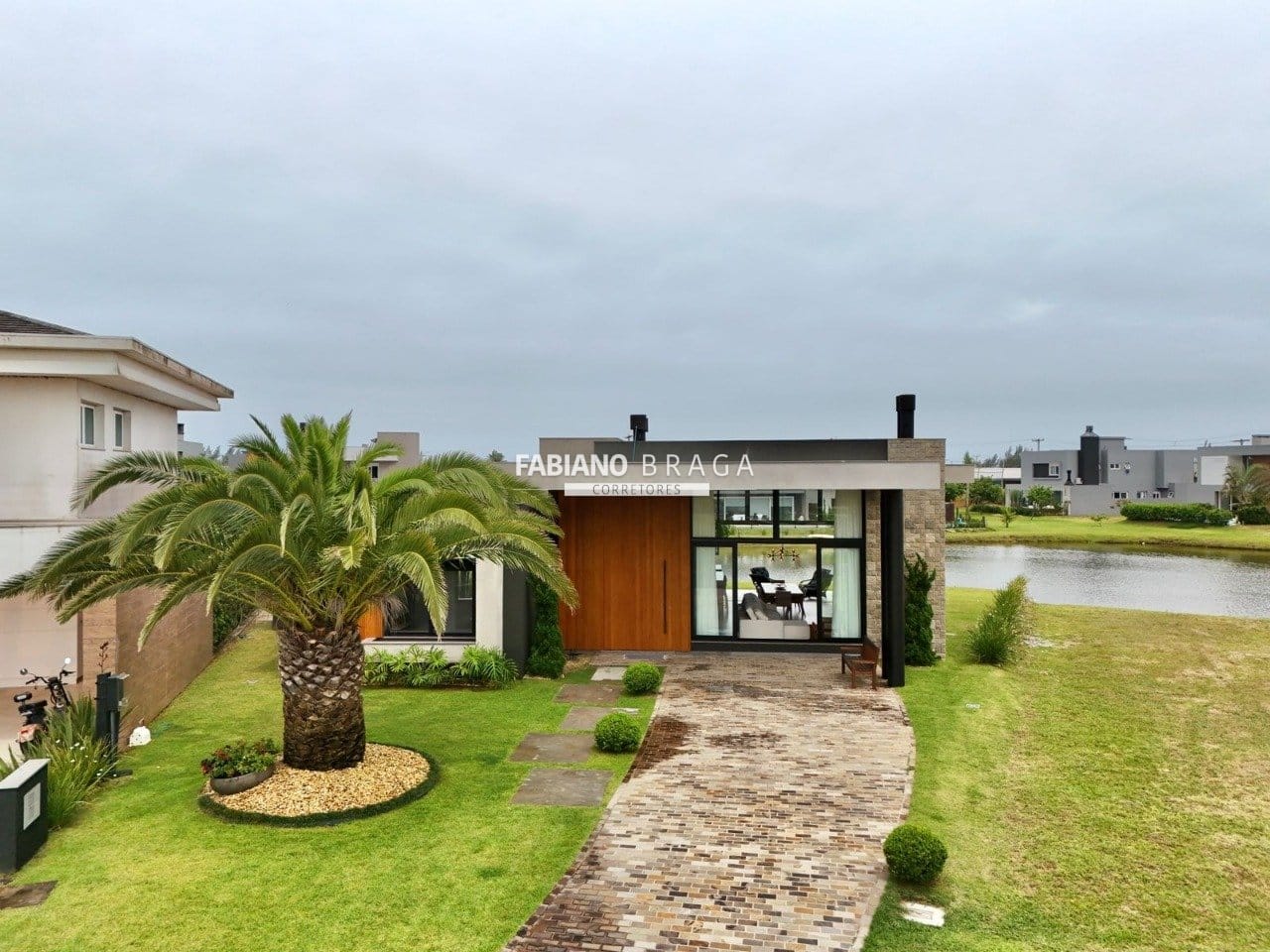 Casa Condomínio com 625m², 4 dormitórios, 4 suítes, 2 vagas, Riviera em Xangri-Lá