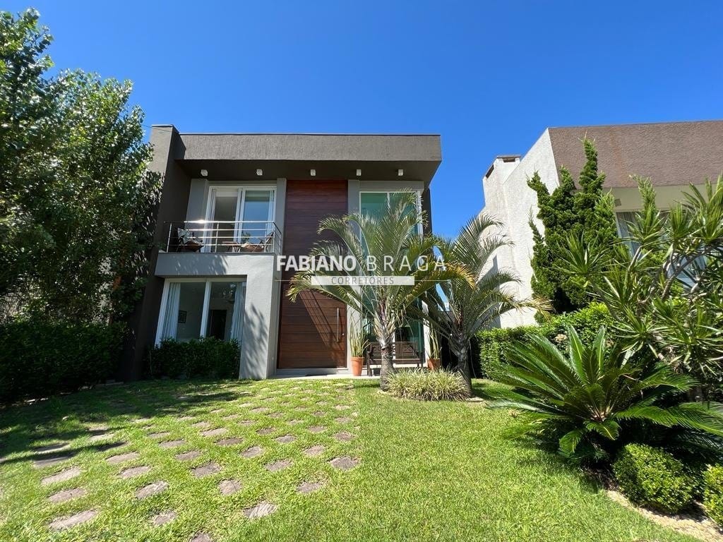 Sobrado com 148m², 4 dormitórios, 2 suítes, 2 vagas, Las Palmas em Xangri-Lá