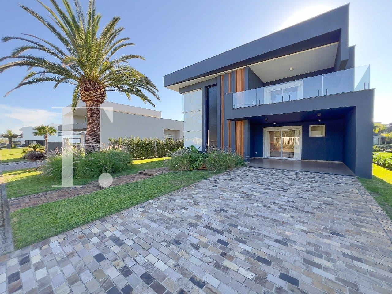 Sobrado com 385m², 4 dormitórios, 4 suítes, 2 vagas, Capão Ilhas Resort em Capão da Canoa