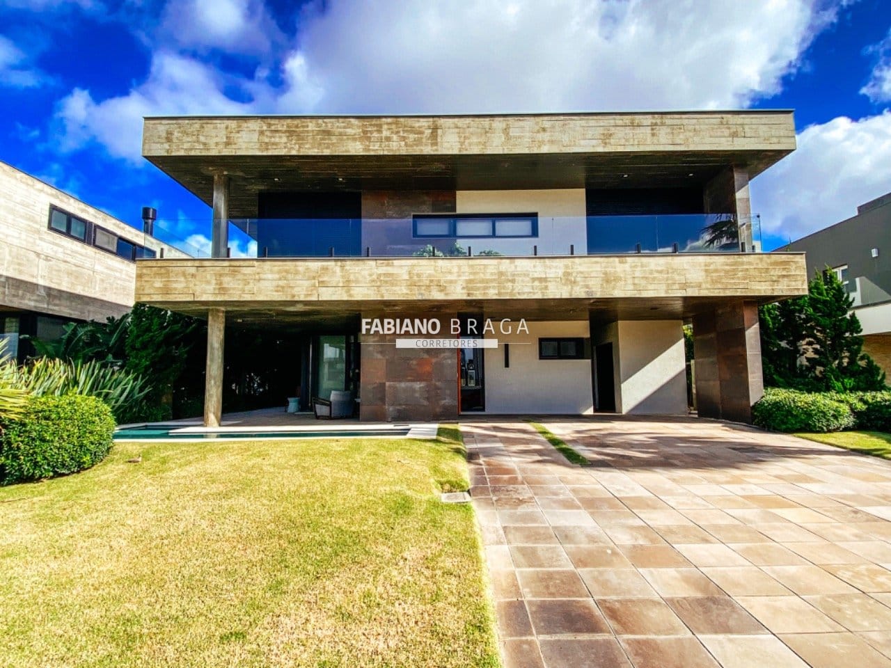 Sobrado com 423m², 5 dormitórios, 5 suítes, 2 vagas, Playa Vista em Xangri-Lá