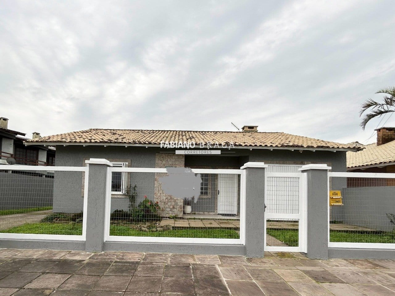 Casa com 220m², 4 dormitórios, 2 suítes, 1 vaga, no bairro Centro em Xangri-Lá