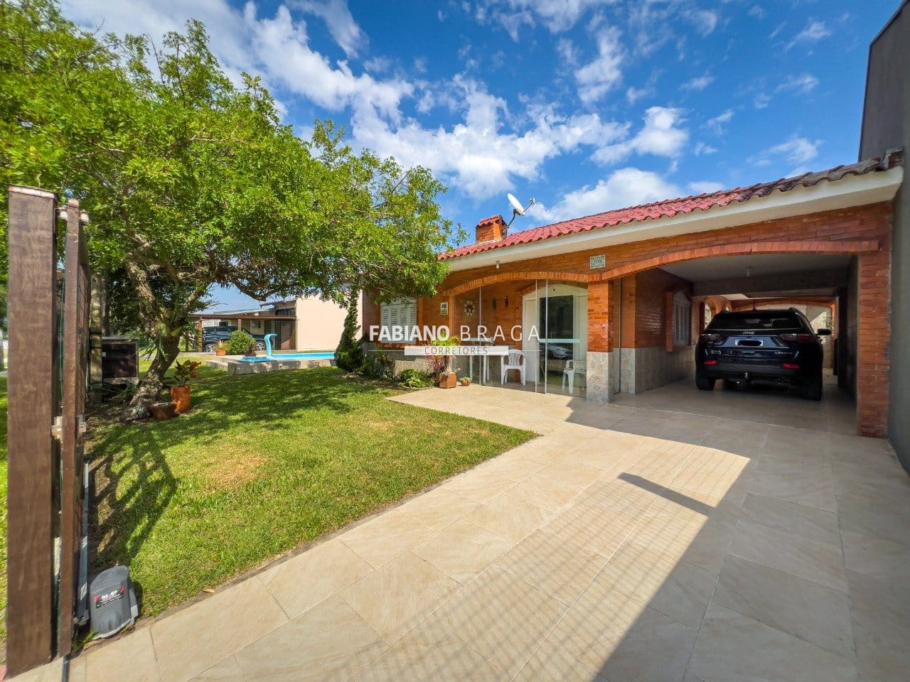 Casa com 195m², 5 dormitórios, 1 suíte, 3 vagas, no bairro Rainha do Mar em Xangri-Lá