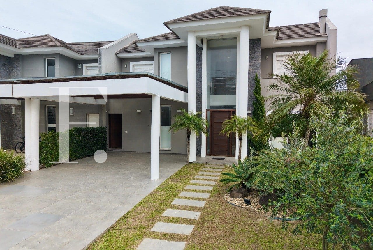 Sobrado com 228m², 4 dormitórios, 3 suítes, 2 vagas, Las Palmas em Xangri-Lá