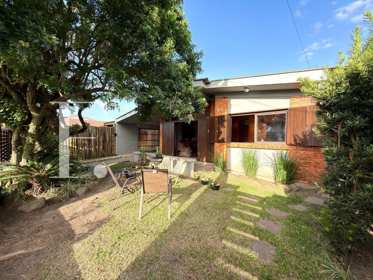 Casa com 169m², 4 dormitórios, 1 suíte, 2 vagas, no bairro Centro em Xangri-Lá