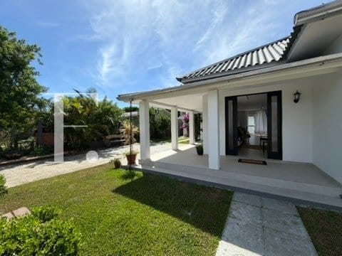 Casa com 104m², 3 dormitórios, 1 suíte, no bairro Atlântida em Xangri-Lá
