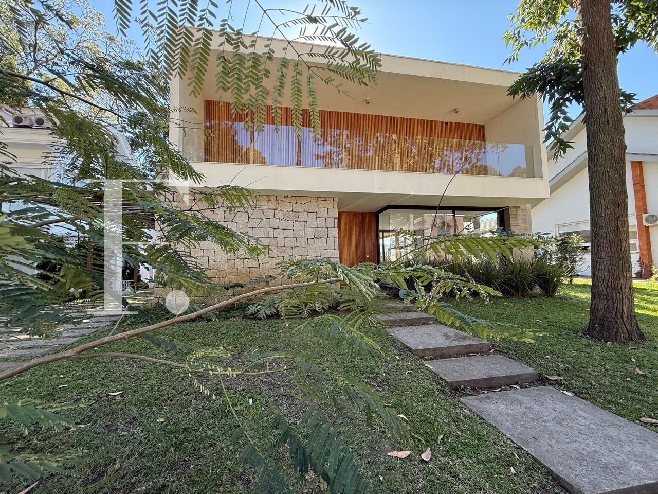 Sobrado com 293m², 4 dormitórios, 4 suítes, 2 vagas, Carmel em Xangri-Lá