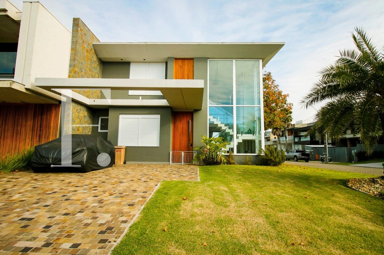 Sobrado com 236m², 4 dormitórios, 4 suítes, 2 vagas, Blue em Xangri-Lá