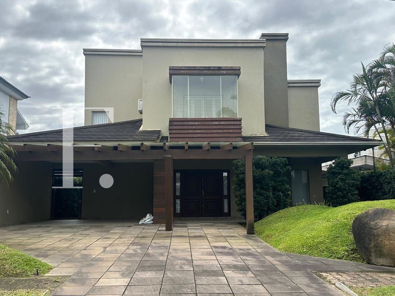 Sobrado com 350m², 5 dormitórios, 2 suítes, 4 vagas, Atlântida Lagos Park em Xangri-Lá