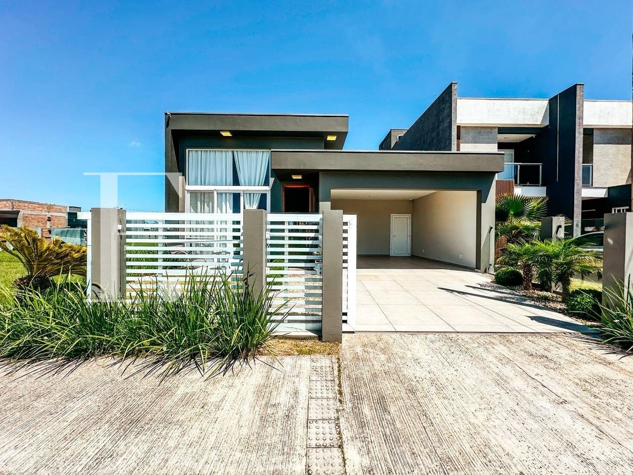 Casa com 144m², 3 dormitórios, 1 suíte, 2 vagas, Santorini em Xangri-Lá
