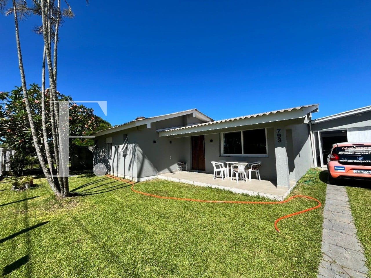 Casa com 180m², 4 dormitórios, 2 suítes, 2 vagas, no bairro Atlântida em Xangri-Lá