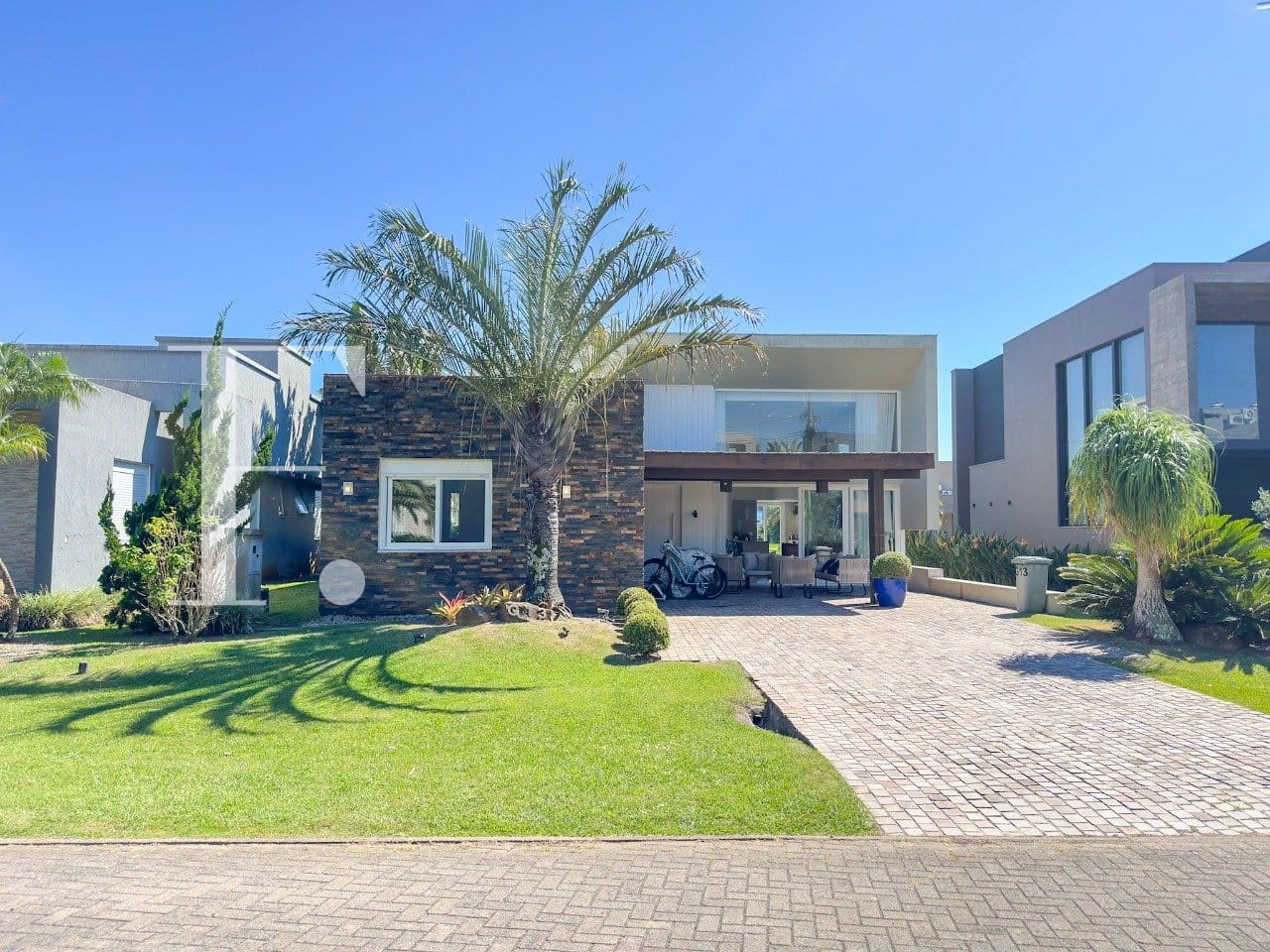Casa Condomínio com 222m², 4 dormitórios, 4 suítes, 4 vagas, Ventura Club em Xangri-Lá