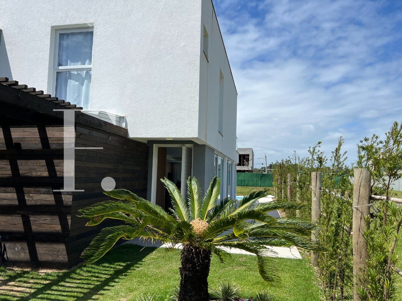 Sobrado com 154m², 3 dormitórios, 3 suítes, 2 vagas, One Atlântida Houses em Xangri-Lá