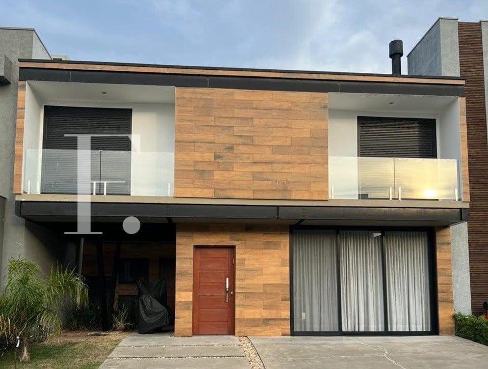 Sobrado com 227m², 3 dormitórios, 3 suítes, 2 vagas, Blue em Xangri-Lá