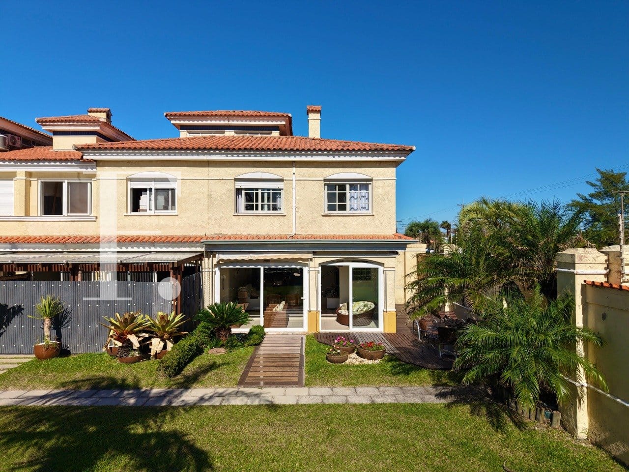 Casa Condomínio com 176m², 3 dormitórios, 1 suíte, 2 vagas, Villas Resort em Xangri-Lá