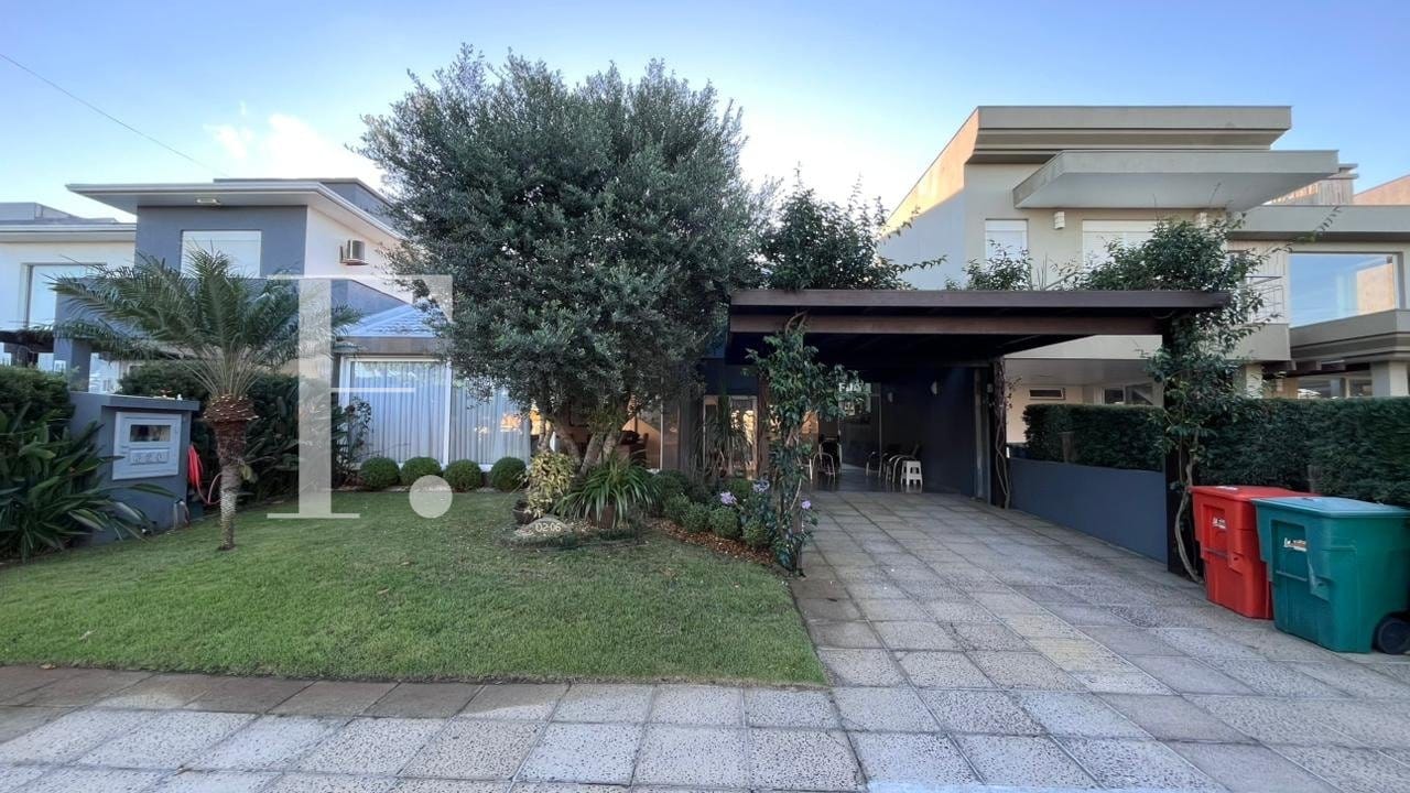 Sobrado com 360m², 4 dormitórios, 4 suítes, Condado de Capão em Capão da Canoa
