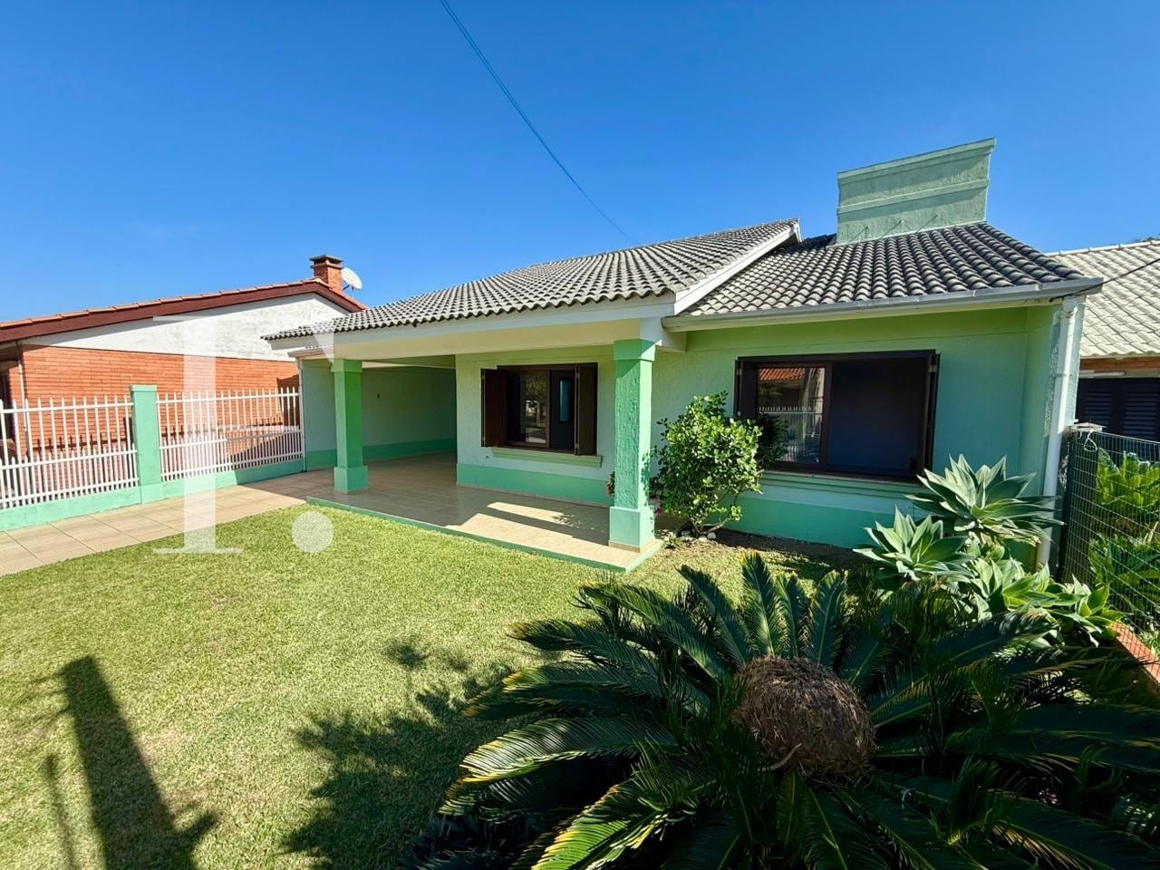 Casa com 164m², 3 dormitórios, 1 suíte, 2 vagas, no bairro Noiva do Mar em Xangri-Lá