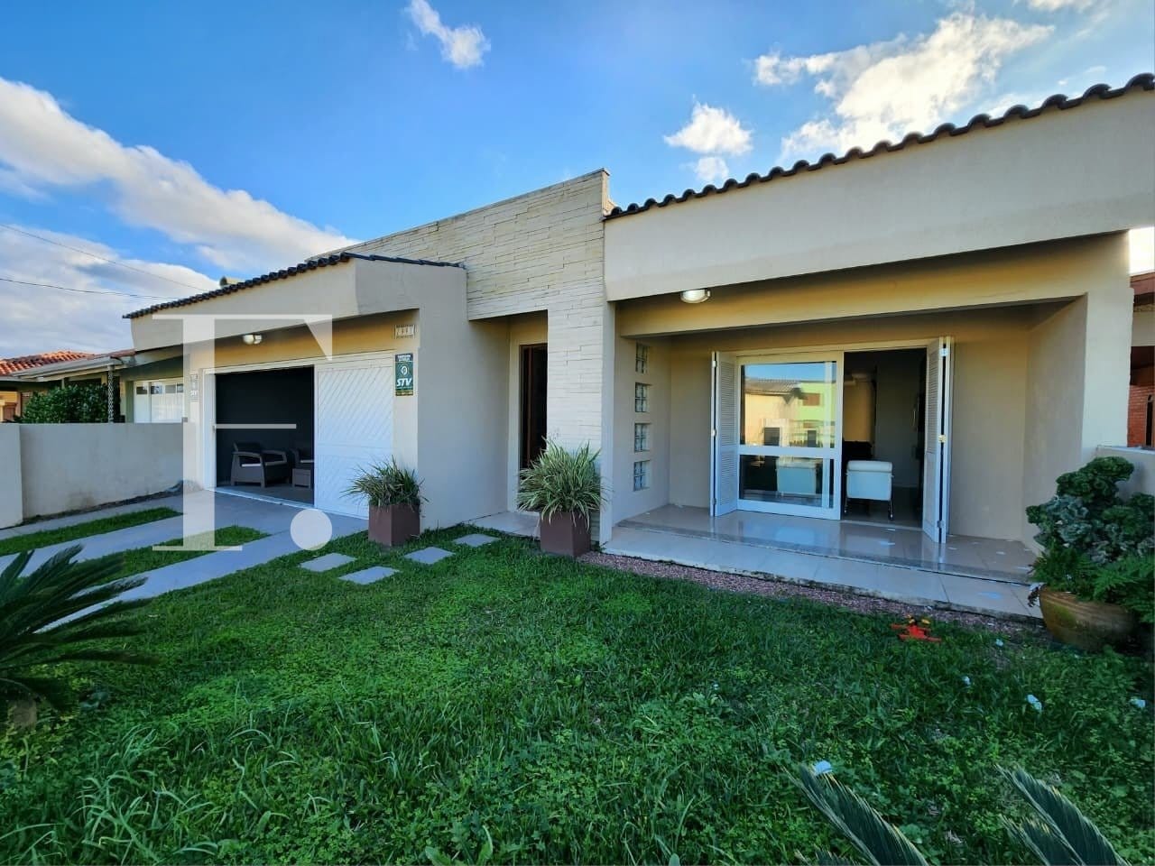 Casa com 171m², 4 dormitórios, 1 suíte, 1 vaga, no bairro Centro em Xangri-Lá