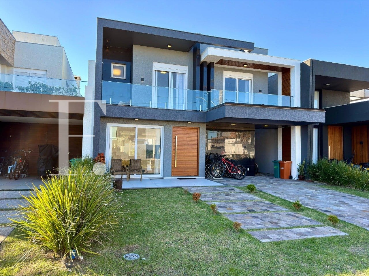 Sobrado com 220m², 4 dormitórios, 4 suítes, 2 vagas, Blue em Xangri-Lá