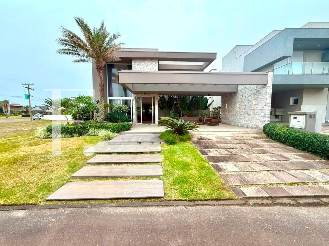 Sobrado com 200m², 5 dormitórios, 5 suítes, 2 vagas, Atlântico Villas Club em Atlântida Sul