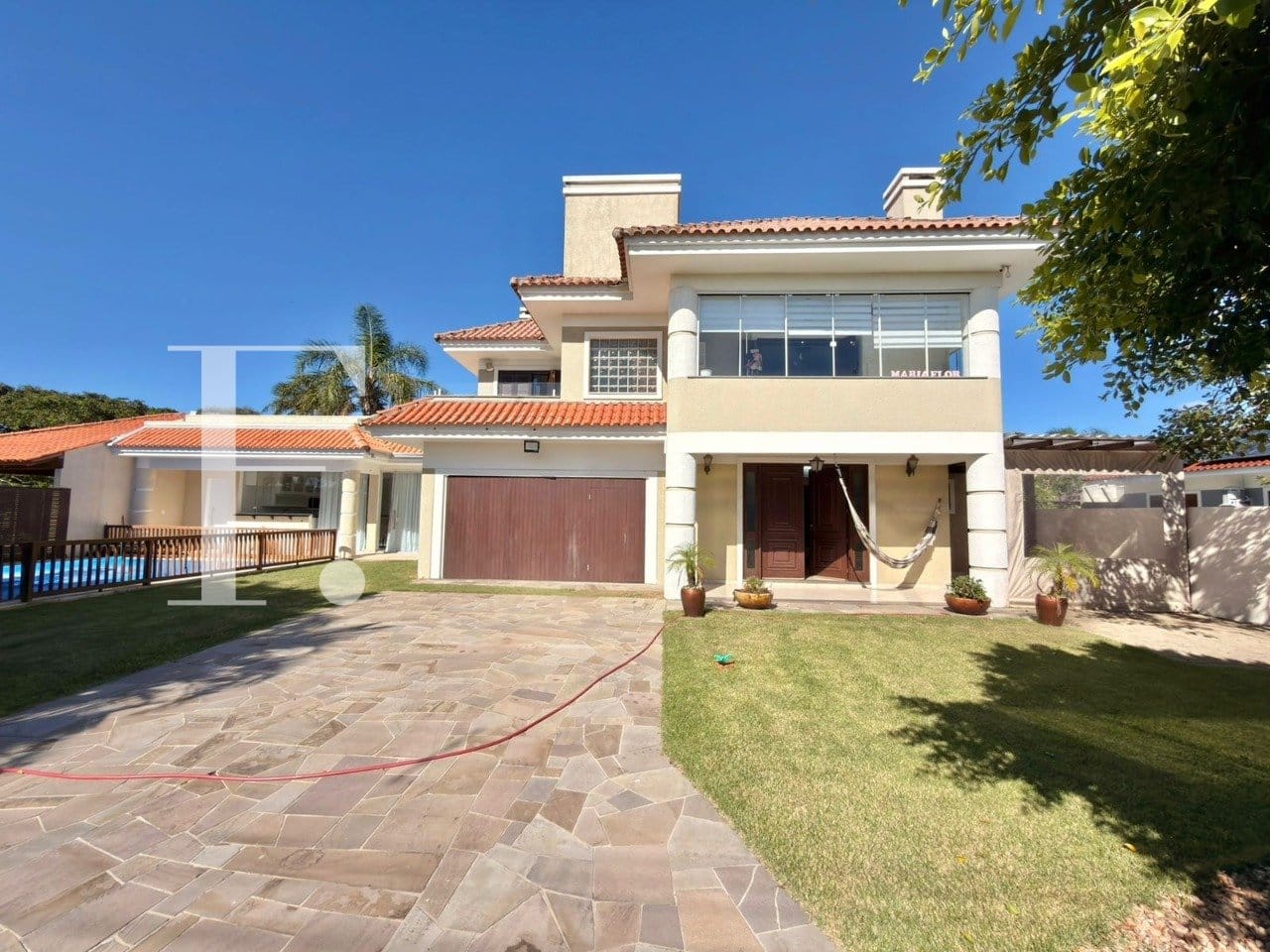 Casa com 150m², 4 dormitórios, 2 suítes, 2 vagas, no bairro Centro em Xangri-Lá