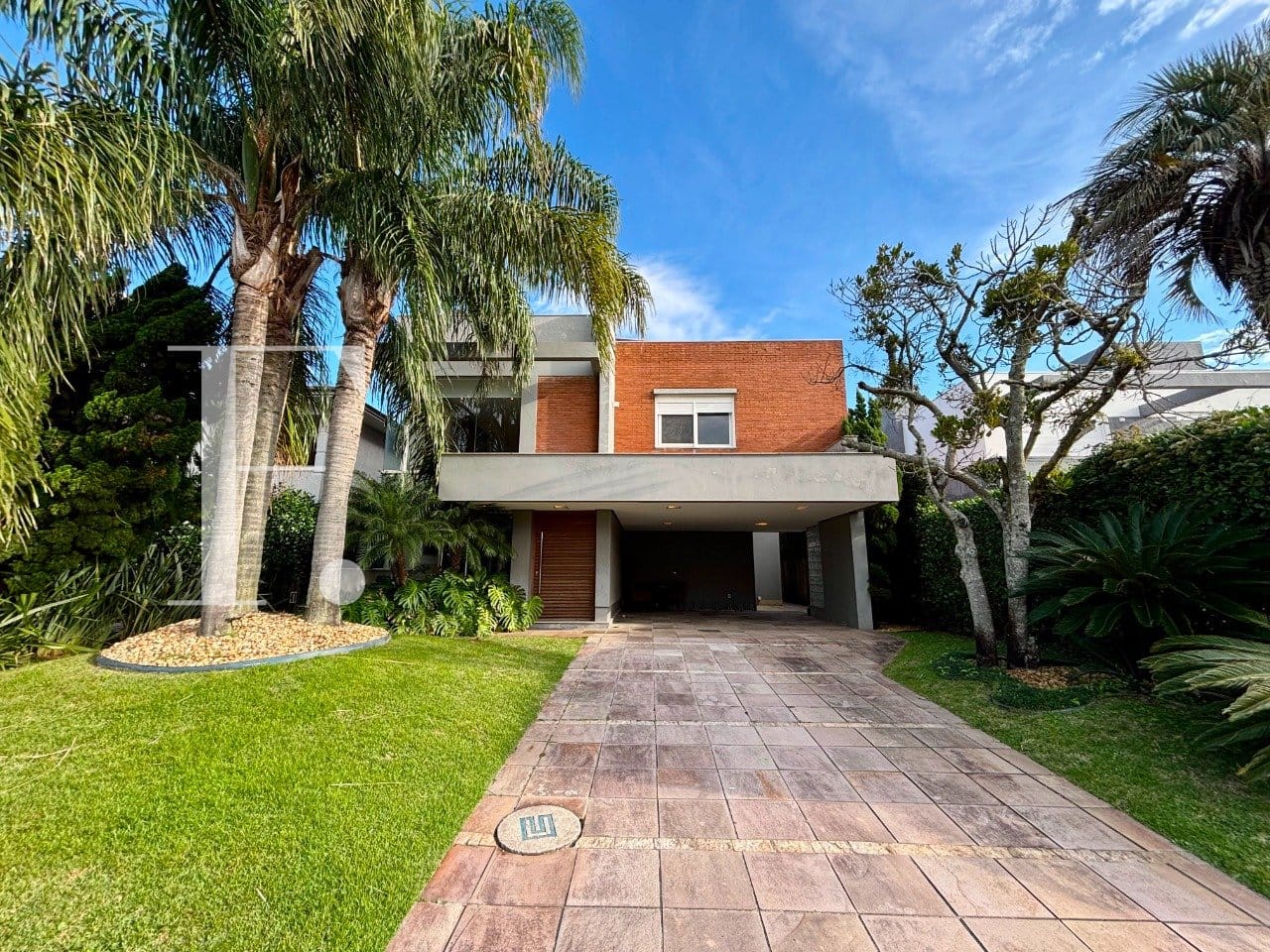 Sobrado com 317m², 5 dormitórios, 5 suítes, 2 vagas, Bosques de Atlântida em Xangri-Lá