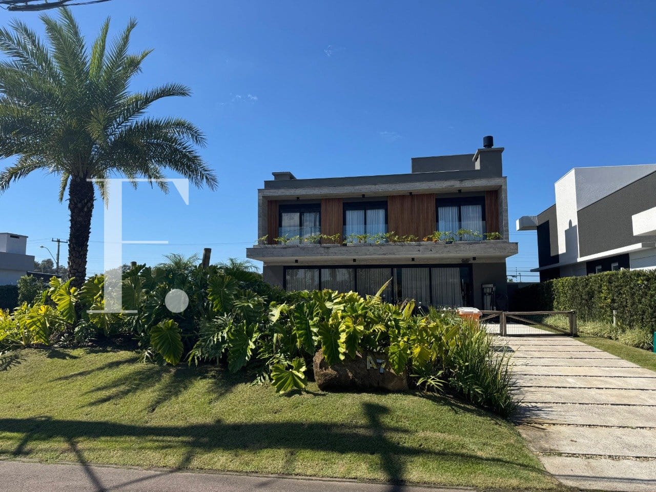 Sobrado com 217m², 5 dormitórios, 5 suítes, 4 vagas, Malibu em Xangri-Lá