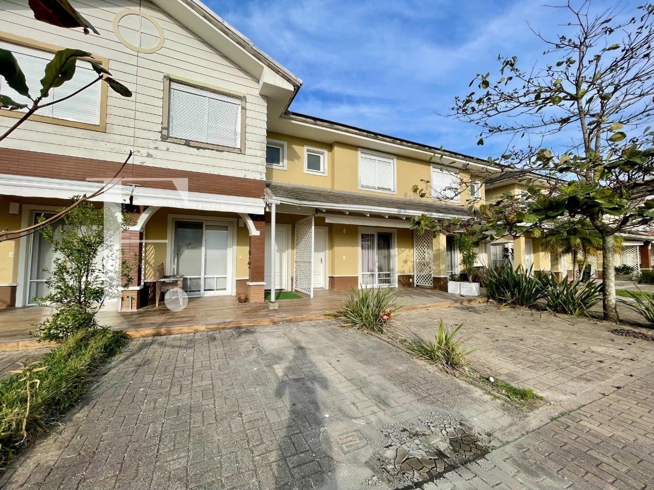Sobrado com 87m², 2 dormitórios, 1 suíte, 2 vagas, Pacific em Xangri-Lá