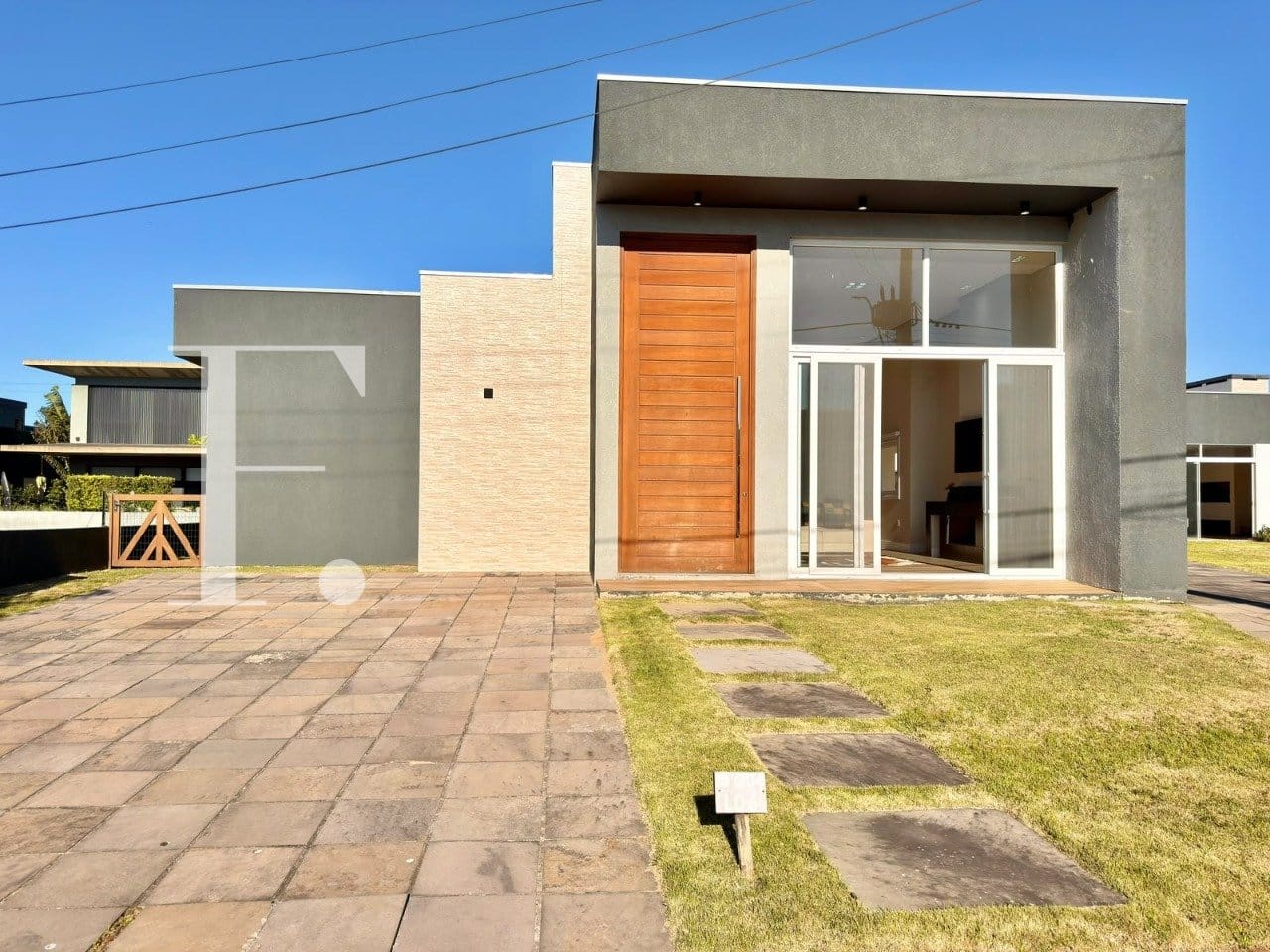 Casa Condomínio com 220m², 3 dormitórios, 3 suítes, 4 vagas, Dubai Resort em Capão da Canoa