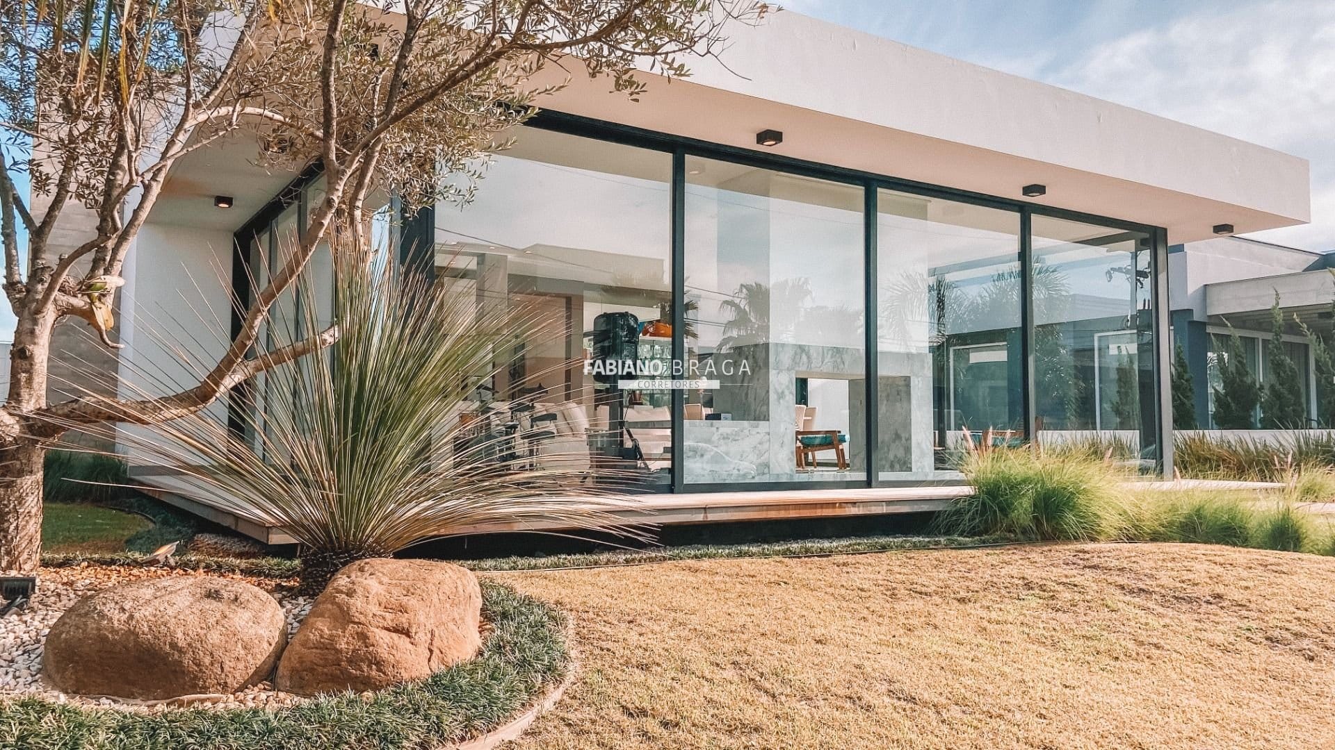 Casa Condomínio com 204m², 4 dormitórios, 4 suítes, 2 vagas, Quintas do Lago em Xangri-Lá