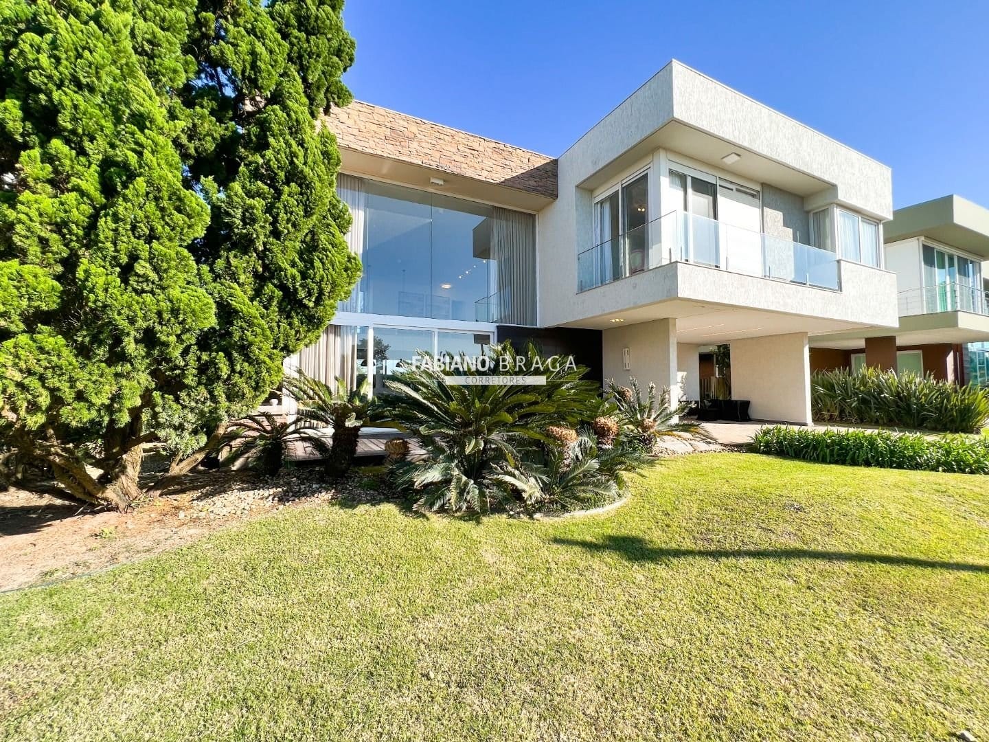 Sobrado com 540m², 6 dormitórios, 6 suítes, 4 vagas, Las Dunas em Xangri-Lá