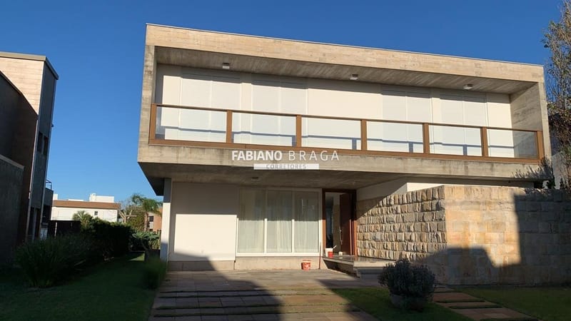 Sobrado com 450m², 5 dormitórios, 5 suítes, 2 vagas, Ventura Club em Xangri-Lá