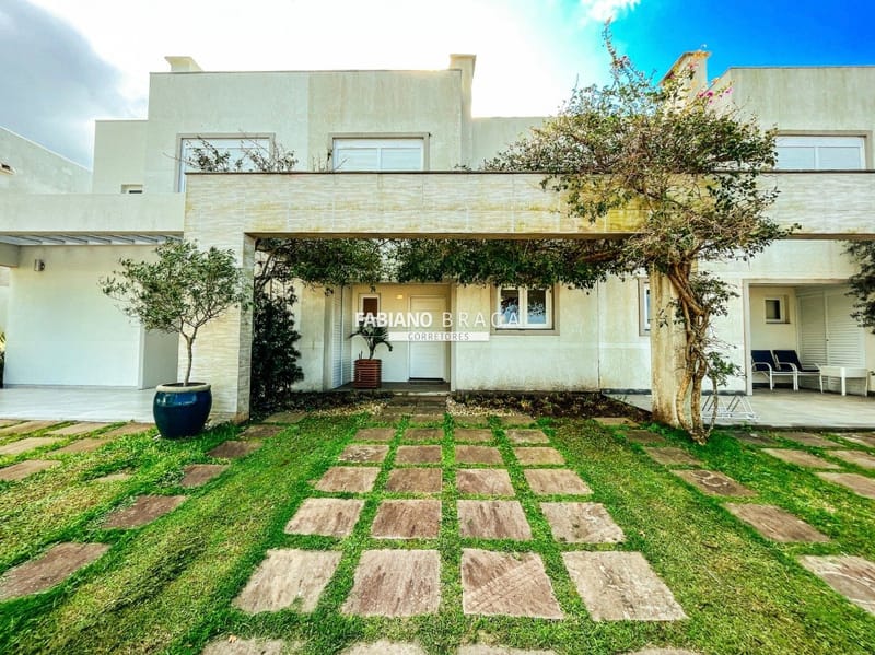 Sobrado com 113m², 3 dormitórios, 1 suíte, 2 vagas, Pateo Marbella em Xangri-Lá